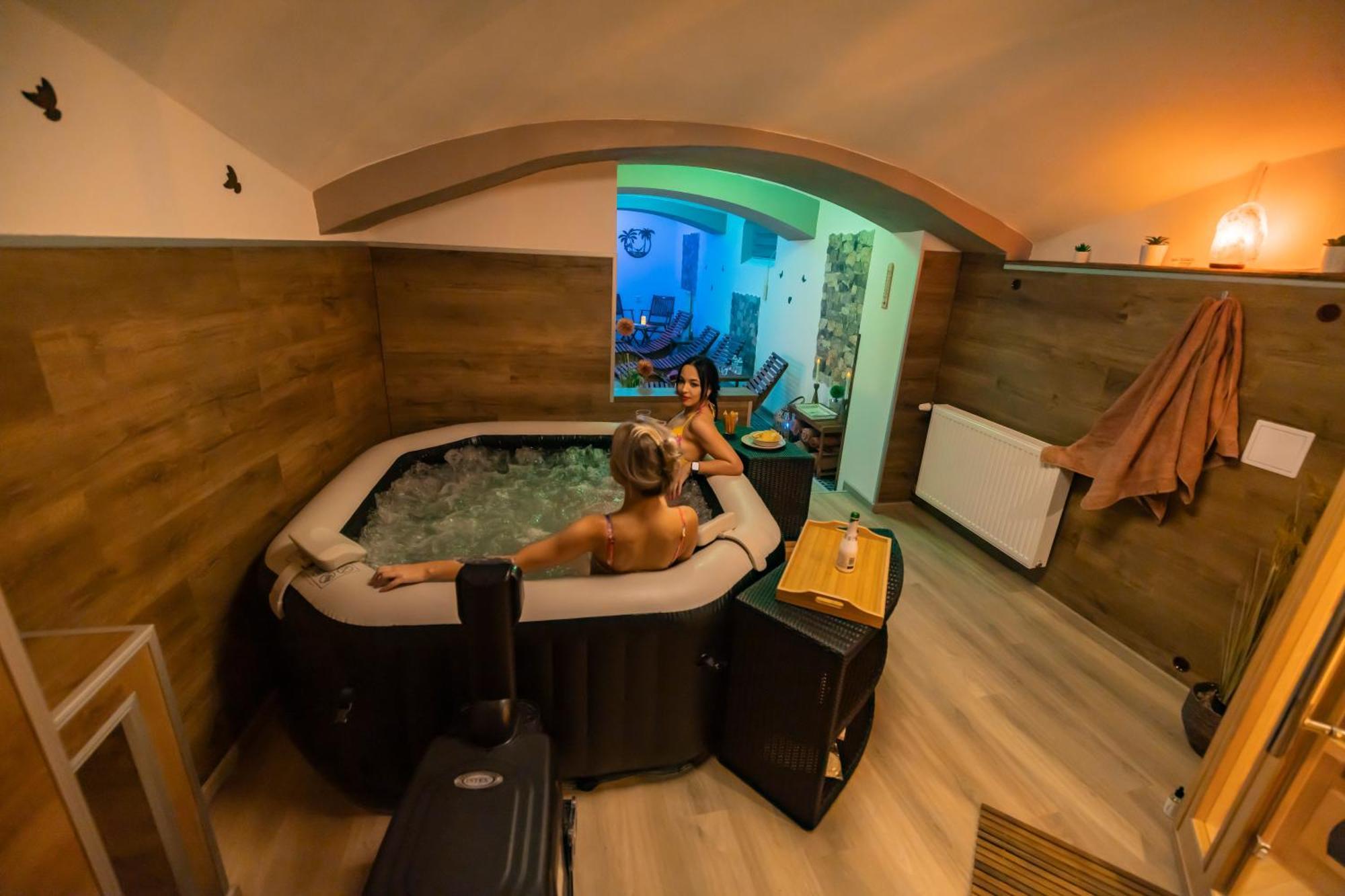 Apartmany Nezarka A Privatni Wellness Jindřichův Hradec Eksteriør bilde