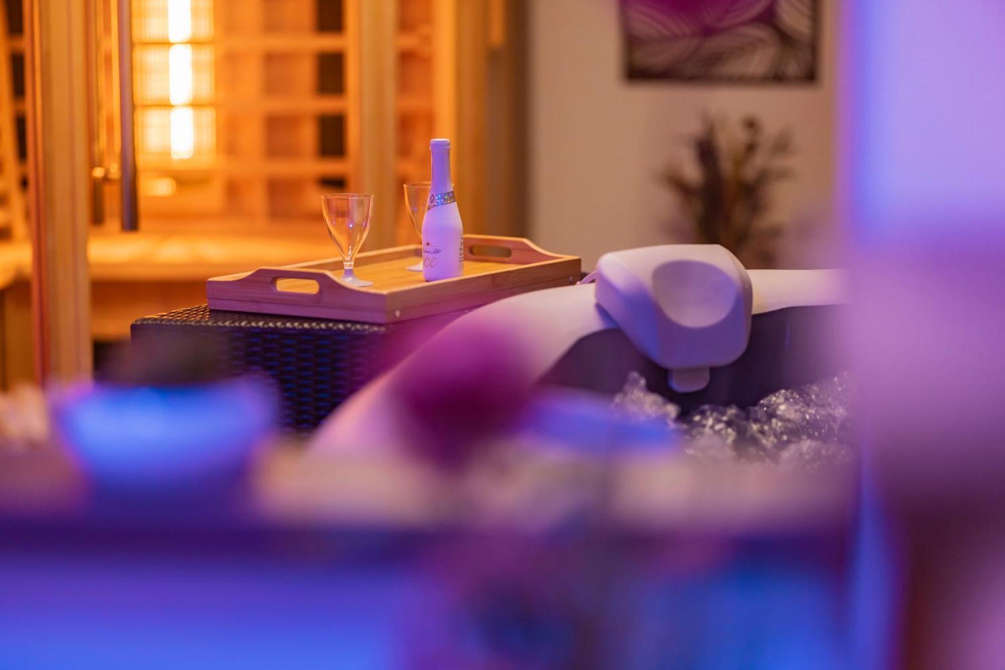 Apartmany Nezarka A Privatni Wellness Jindřichův Hradec Eksteriør bilde