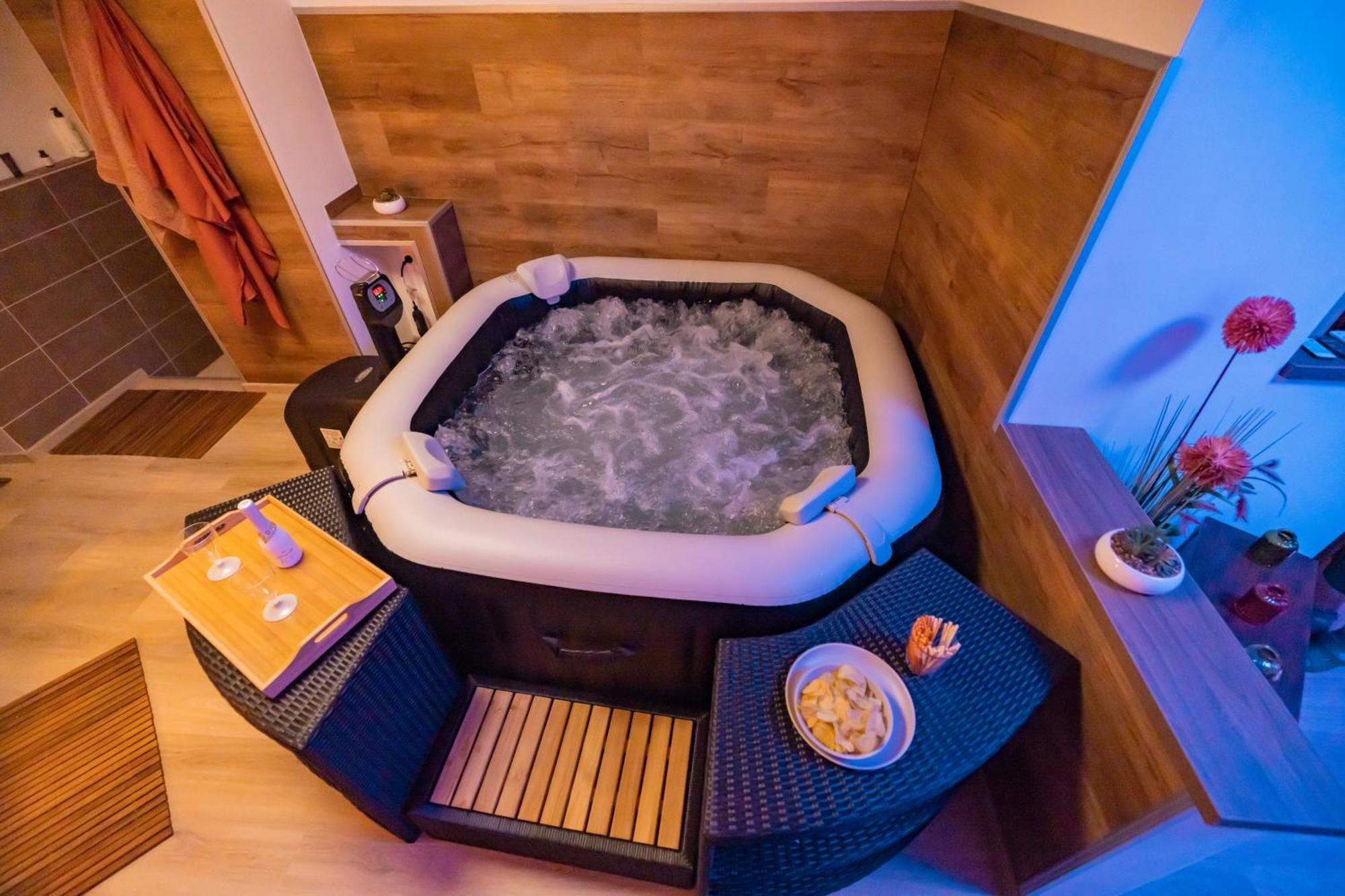 Apartmany Nezarka A Privatni Wellness Jindřichův Hradec Eksteriør bilde